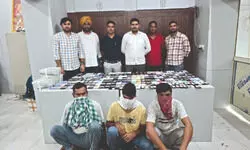 Cops bust syndicate smuggling stolen phones to Nepal, B’desh