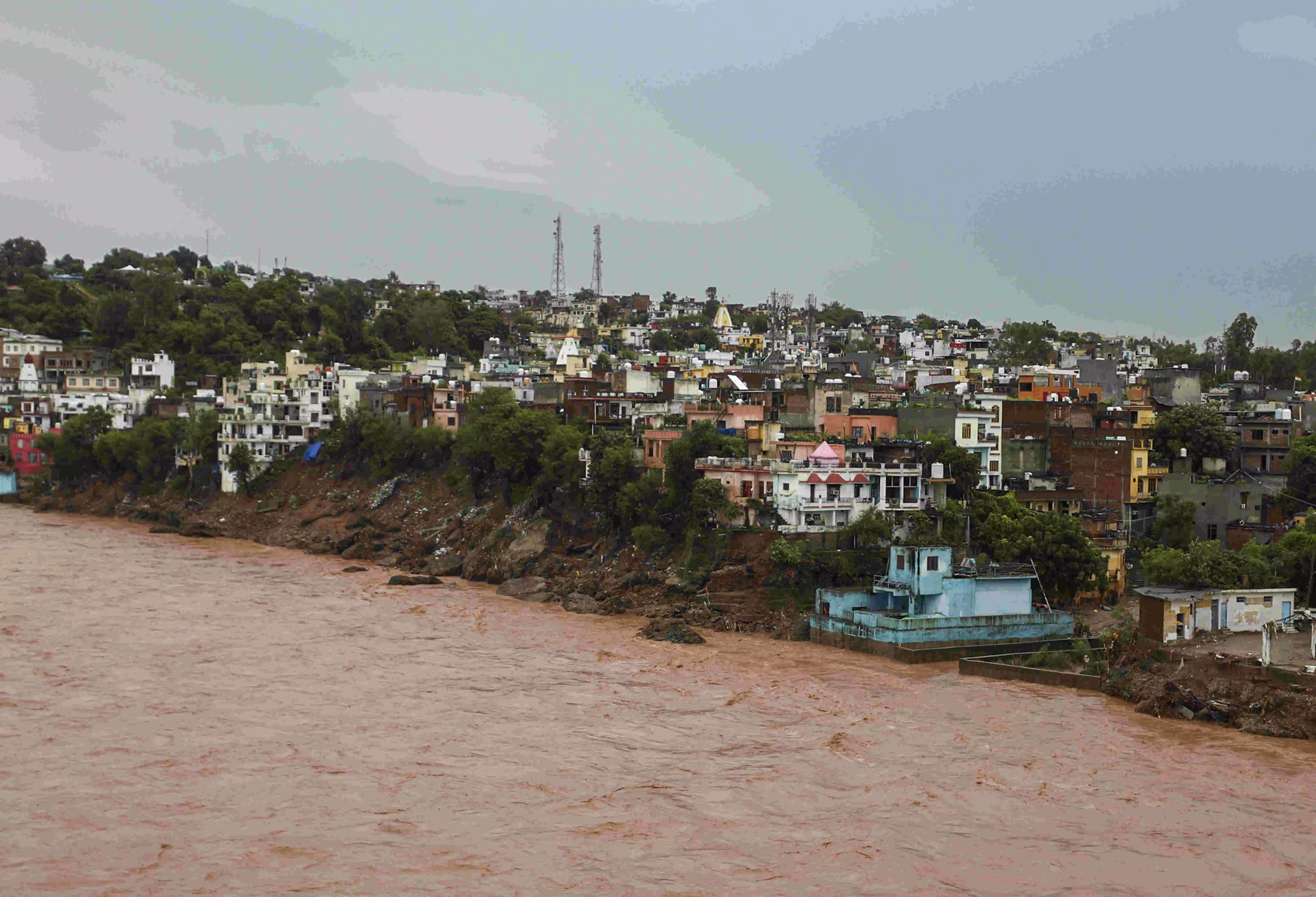 Torrential rains across J-K; two killed in house collapse, major roads closed