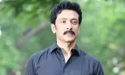 Tota Roy Chowdhury joins the ‘Keu Bole Biplobi, Keu Bole Dakat’ cast