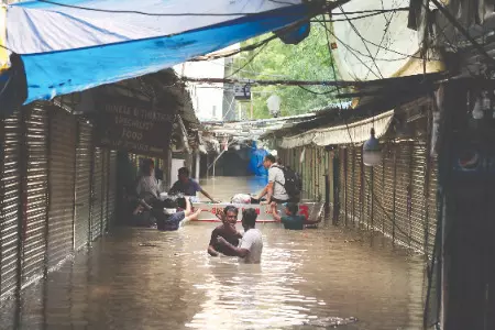 Rain mayhem: Rising Yamuna threatens Delhi, Kashmir cut off from rest of India Rain mayhem: Rising Yamuna threatens Delhi, Kashmir cut off from rest of India