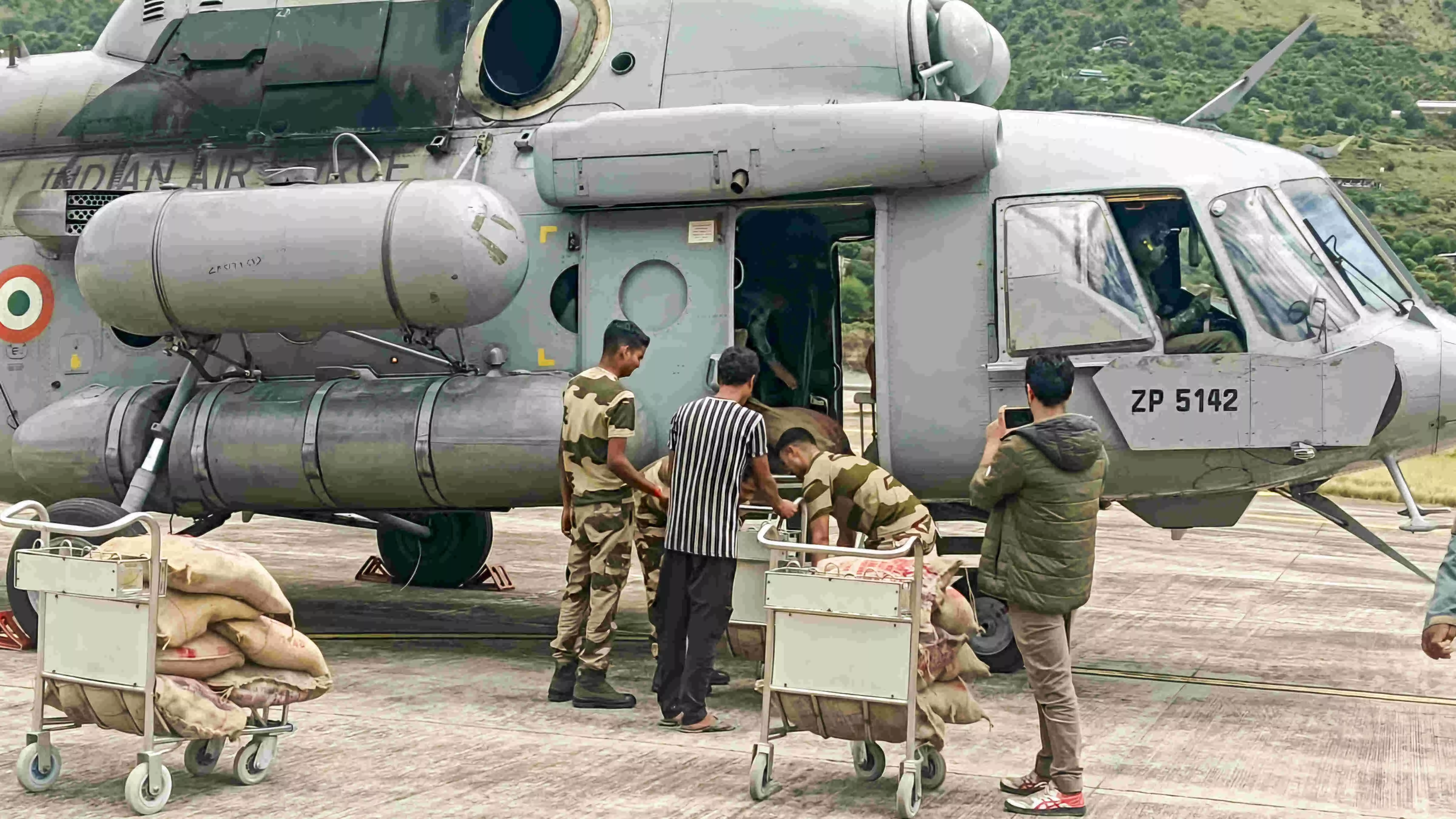 IAF helicopters evacuate 350 Manimahesh pilgrims in Himachal; CM conducts aerial survey of flood-hit areas IAF helicopters evacuate 350 Manimahesh pilgrims in Himachal; CM conducts aerial survey of flood-hit areas