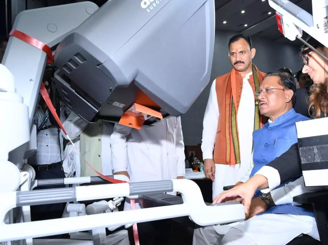 CM Vishnu Deo Sai inaugurates ‘Dev Hast’, the first robotic surgical system in a govt health institution in central India at AIIMS Raipur CM Vishnu Deo Sai inaugurates ‘Dev Hast’, the first robotic surgical system in a govt health institution in central India at AIIMS Raipur