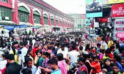 Kolkata markets buzz with festive energy as rainfall finally recedes Kolkata markets buzz with festive energy as rainfall finally recedes