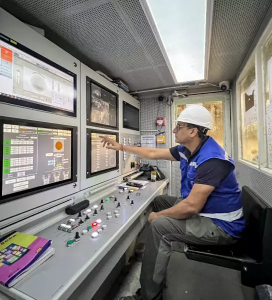 Indias longest rail tunnel: Tunnel boring machine operators cut through treacherous Himalayas Indias longest rail tunnel: Tunnel boring machine operators cut through treacherous Himalayas