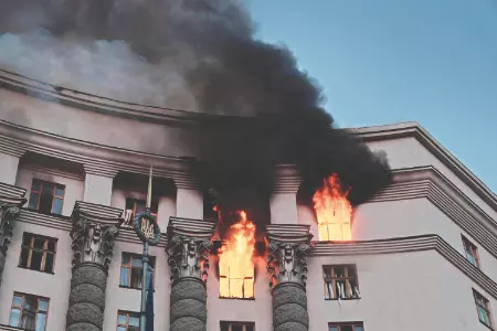 Russia damages Kyiv govt building in largest attack Russia damages Kyiv govt building in largest attack