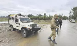Two terrorists, 2 soldiers killed in encounter in Kulgam district Two terrorists, 2 soldiers killed in encounter in Kulgam district