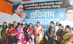 Chandrima questions Delhi CM over PM’s photo at feet of Durga idol