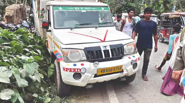 Malda: 2 HS students killed on way to exam centre as van rams their bike