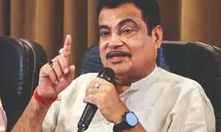 Gadkari pitches extra discount for buyers with scrappage certificate