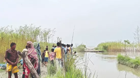 Ganga erosion resurfaces in Malda, ‘threatening more than 2K families’ Ganga erosion resurfaces in Malda, ‘threatening more than 2K families’