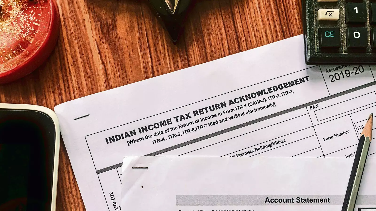 Netizens complain of glitches in return filing on last date, I-T deptt says no deadline extension Netizens complain of glitches in return filing on last date, I-T deptt says no deadline extension