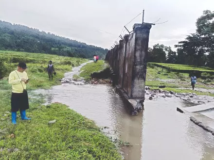 Jiti Tea Garden: 32 rescued after floodwaters breach embankment