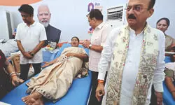 CM Gupta and Ministers donate blood at camp on Kartavya Path CM Gupta and Ministers donate blood at camp on Kartavya Path