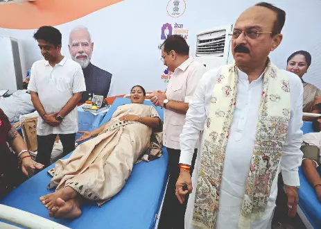 CM Gupta and Ministers donate blood at camp on Kartavya Path