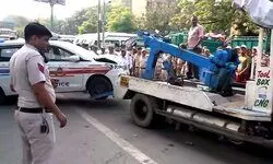 Police vehicle rams into tea stall in central Delhi, man killed