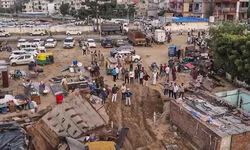 Mega demolition drive targets 700 illegal structures along Sabarmati riverbank in Gandhinagar