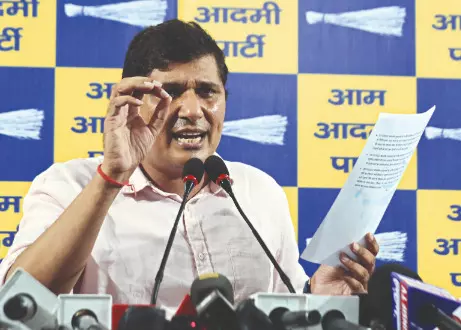 AAP revives EC row, says Kejriwal raised issue before Cong