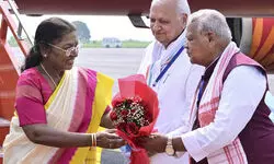 President Droupadi Murmu offers pind daan at Vishnupad temple in Bihars Gayaji President Droupadi Murmu offers pind daan at Vishnupad temple in Bihars Gayaji