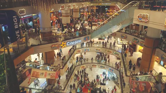 Kolkata malls see record Puja shopping rush on final weekend Kolkata malls see record Puja shopping rush on final weekend
