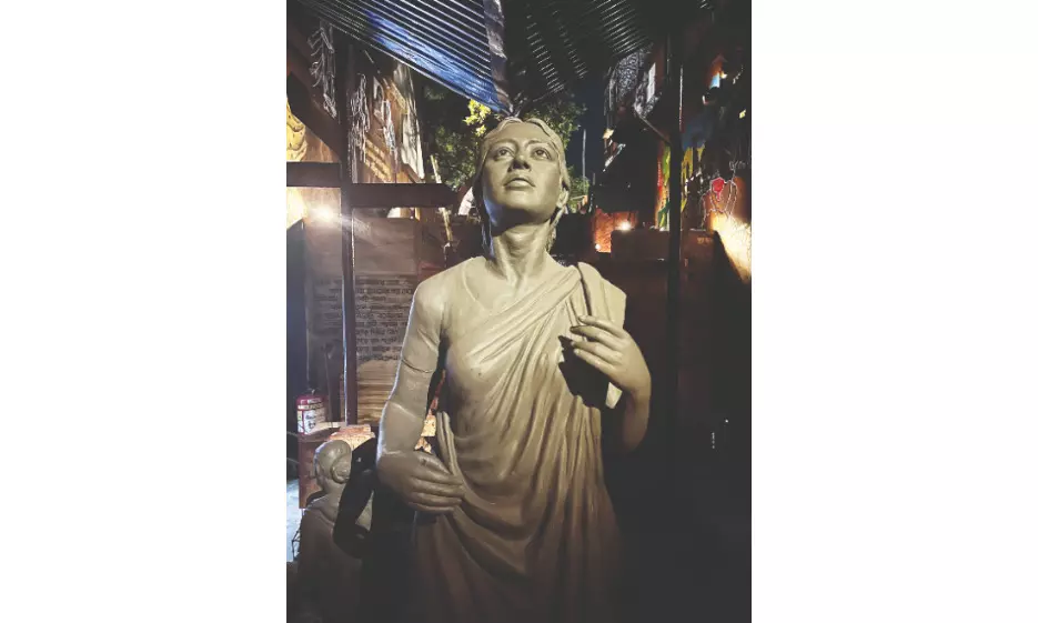 Durga Puja themes celebrate Ghatak’s ‘Meghe Dhaka Tara’ & 50 yrs of ‘Sholay’