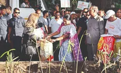 CM Rekha Gupta, ministers take broom duty