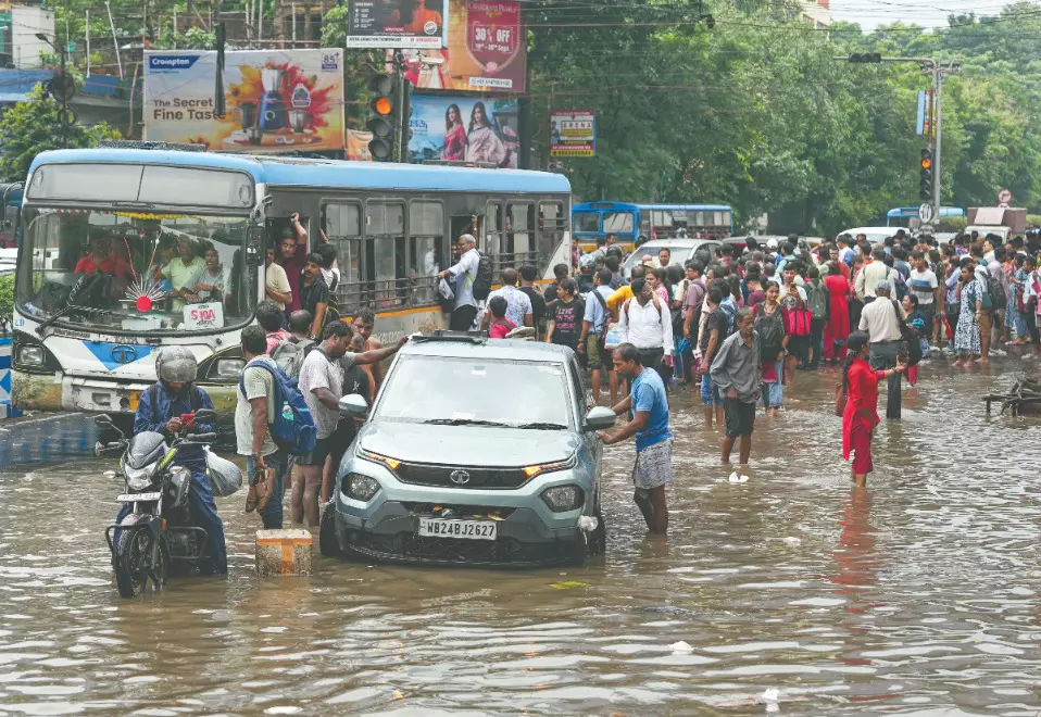 Unprecedented downpour paralyses Kolkata: 251 mm rain breaks 4-decade record, 8 dead