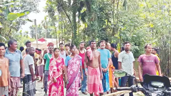 Locals protest against BSF restrictions