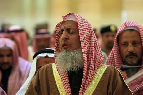 Saudi Arabias grand mufti, Sheikh Abdulaziz bin Abdullah al-Sheikh dies; PM Modi expresses condolences