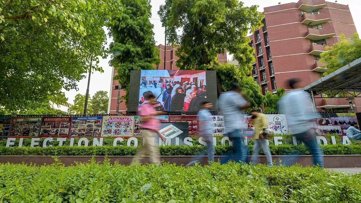 After Rahuls Aland fraud charge, EC makes Aadhar-linked phone mandatory for online voter deletion