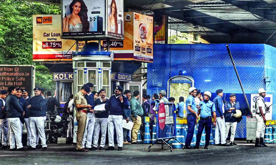 Crowd, traffic mgmt: Over 10K cops to be deployed daily for Puja duty