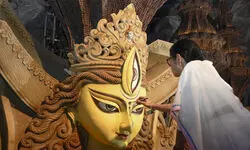 Mamata greets Bengal on Panchami, shares her song invoking Durga’s blessings Mamata greets Bengal on Panchami, shares her song invoking Durga’s blessings