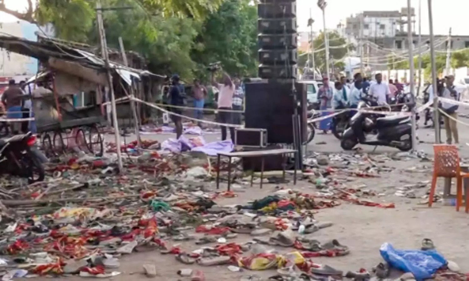 Death roll rises to 40 in TN stampede, inquiry panel begins probe; CM says action based on report