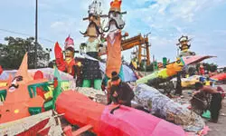 Downpour dampens Dussehra Downpour dampens Dussehra