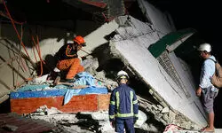 Rescuers desperately search for survivors of earthquake in the Philippines that killed at least 72 Rescuers desperately search for survivors of earthquake in the Philippines that killed at least 72