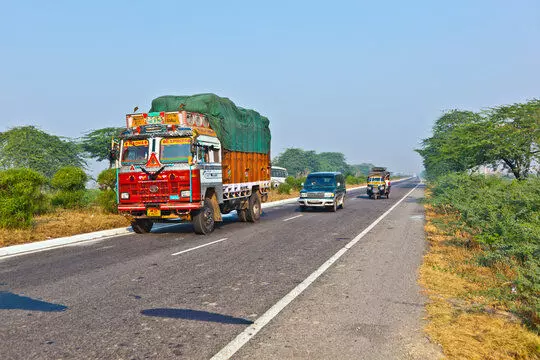 SC ends environment cess exemption for essential goods carriers entering Delhi