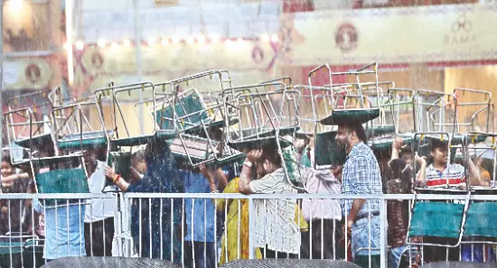 Delhi receives rain on Dussehra
