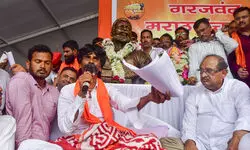 Munde cousins should not mess with me, warns Jarange Munde cousins should not mess with me, warns Jarange