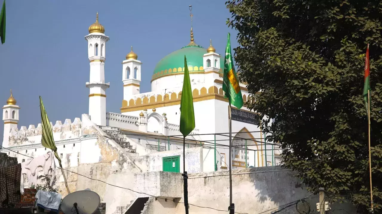 HC refuses stay on mosque demolition in Sambhal HC refuses stay on mosque demolition in Sambhal