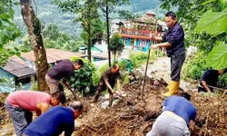 20 dead as heavy rain triggers massive landslides in Darjeeling hills; Mamata to visit area on Oct 6 20 dead as heavy rain triggers massive landslides in Darjeeling hills; Mamata to visit area on Oct 6