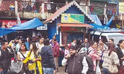 Darjeeling, Kalimpong reel under  landslides; key road links snapped Darjeeling, Kalimpong reel under  landslides; key road links snapped