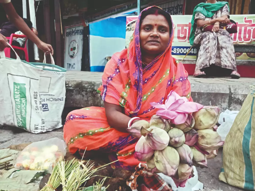 Traders rely on cold storage units to meet lotus demand for Lakshmi Puja