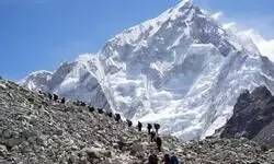 Over 200 climbers stranded after blizzard on Tibetan slopes of Mt Everest, 350 rescued