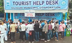 State arranges bus services for ‘safe return’ of stranded tourists to Kolkata State arranges bus services for ‘safe return’ of stranded tourists to Kolkata