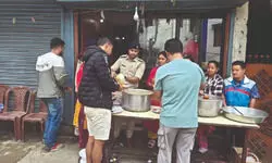 State police set up community kitchens in flood-hit North Bengal State police set up community kitchens in flood-hit North Bengal