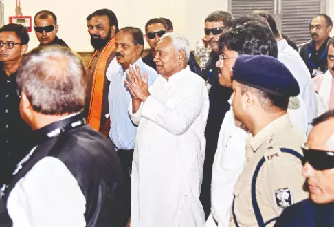 Nitish appeal, Oppn campaign against SIR, PK factor await popular verdict