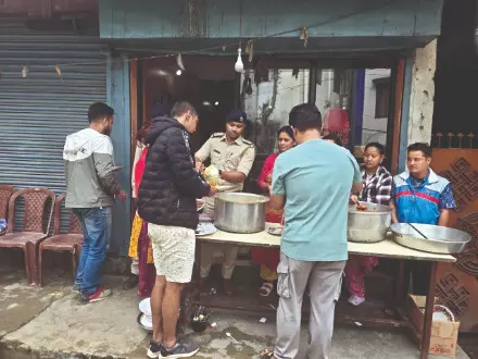 State police set up community kitchens in flood-hit North Bengal