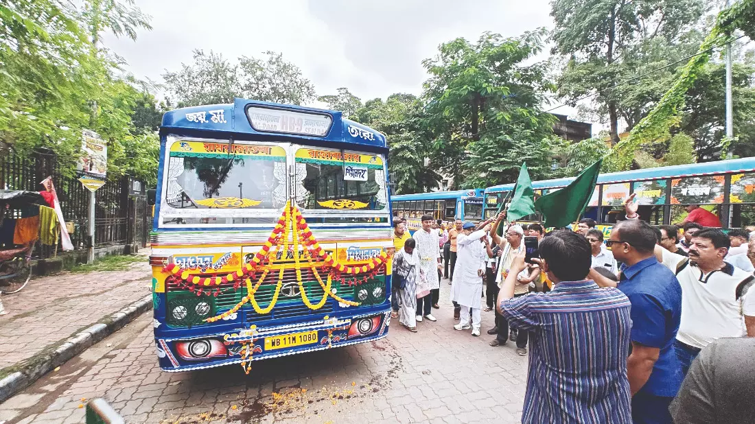 Old bus service linking Ramrajatala and Rajabazar back after years