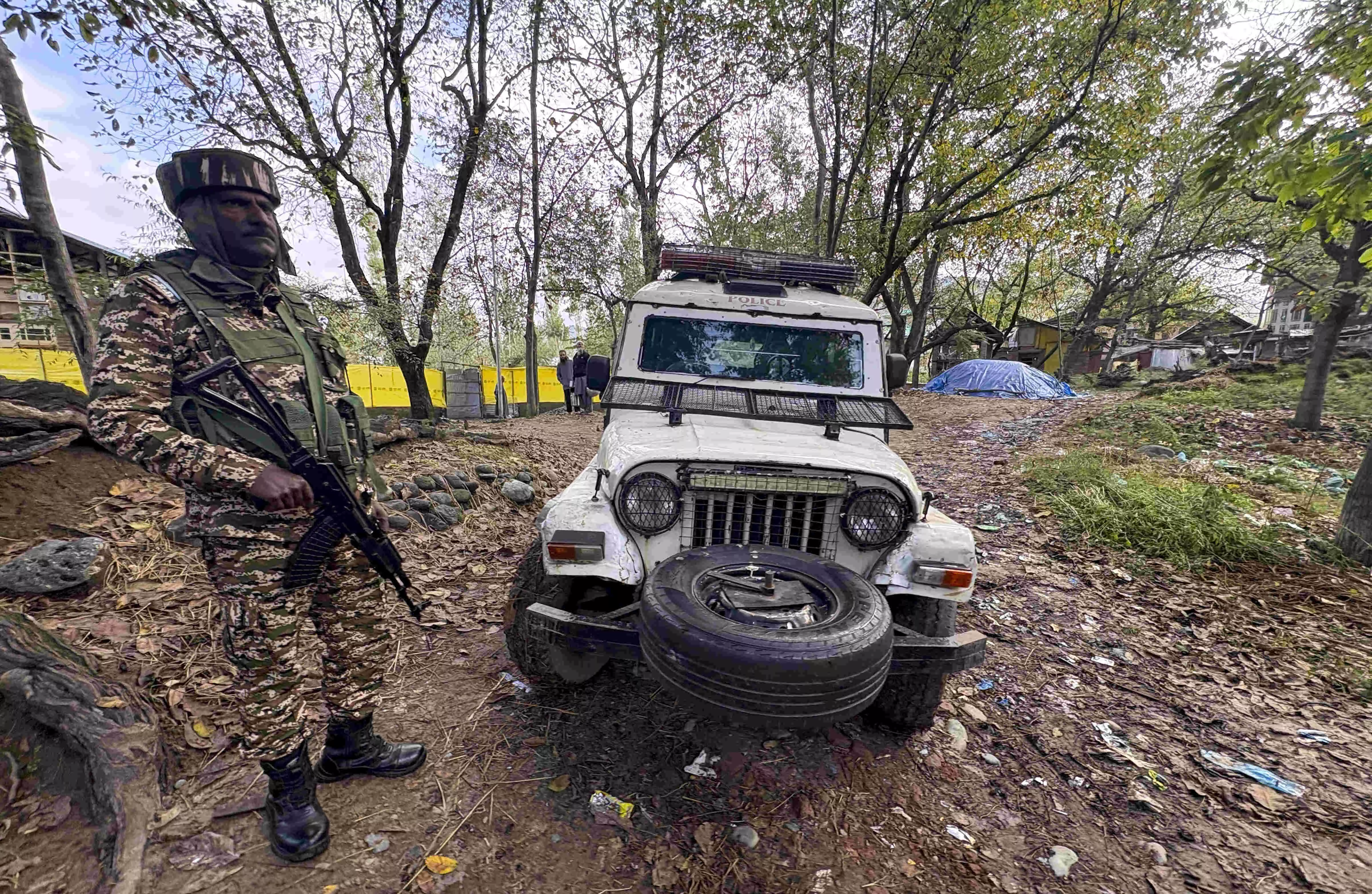 SIA searches in Kashmir valley in UAPA case