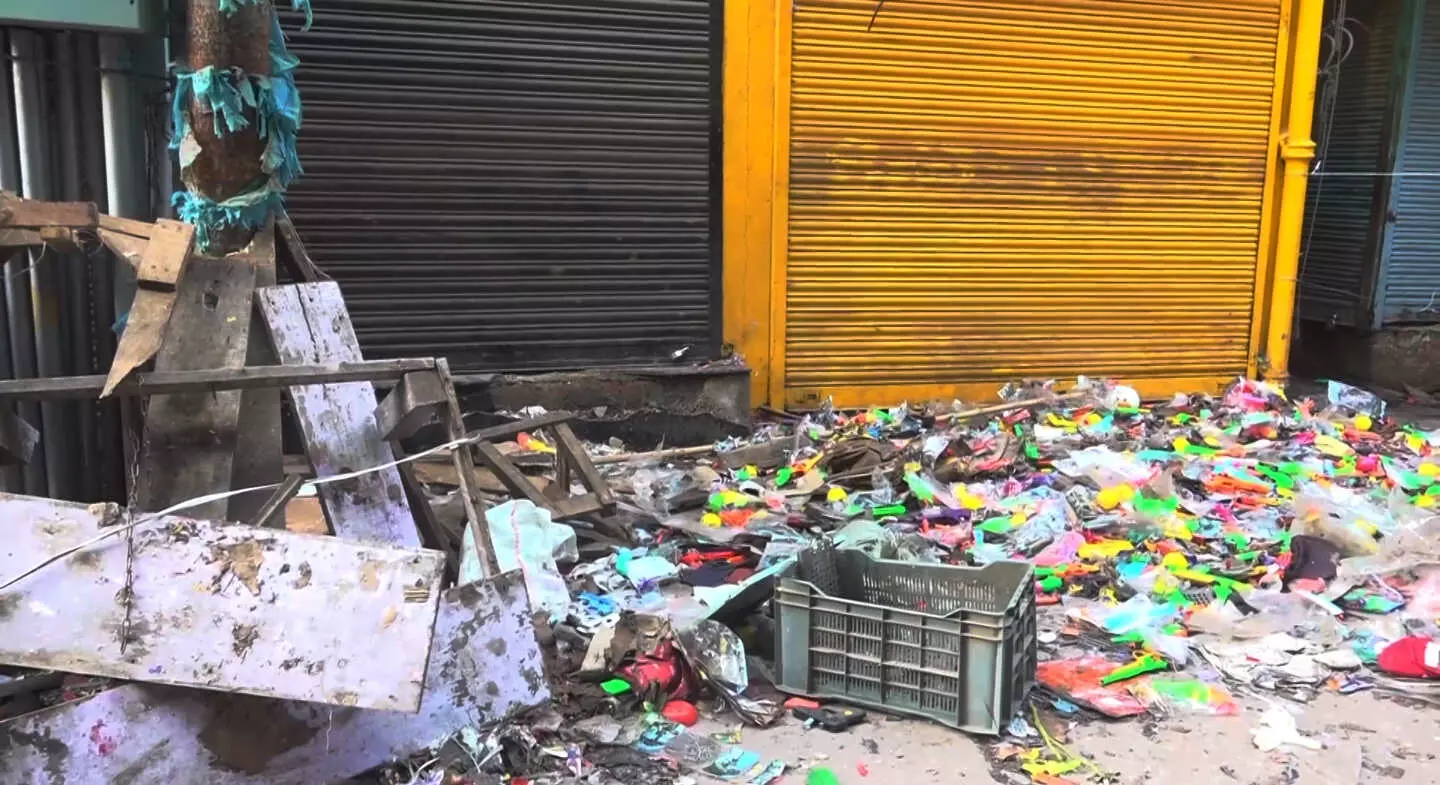 Scooter explosions rock Kanpur market, 8 injured Scooter explosions rock Kanpur market, 8 injured