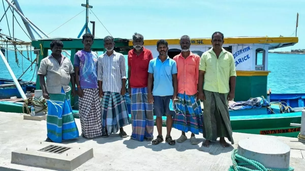 Sri Lankan Navy arrests 47 Indian fishermen Sri Lankan Navy arrests 47 Indian fishermen